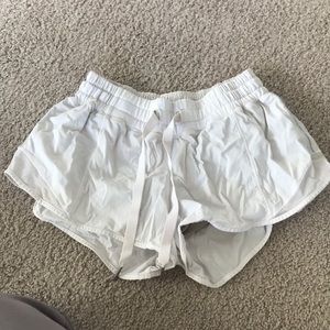Lululemon off white colored shorts size 4
